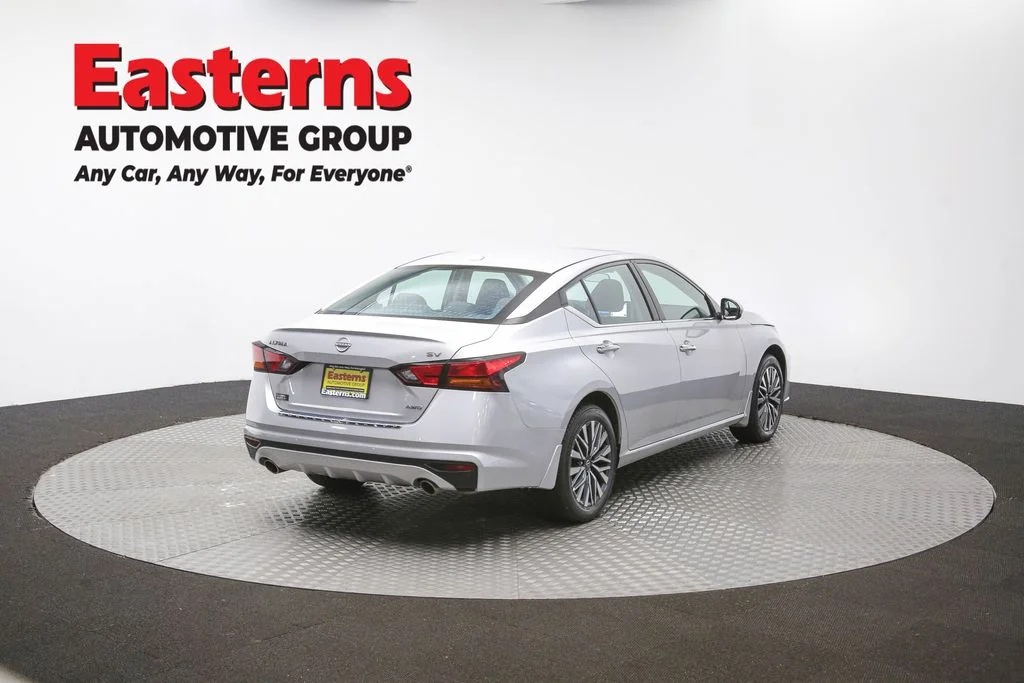 Used 2023 Silver Nissan 2.5 SV image 43
