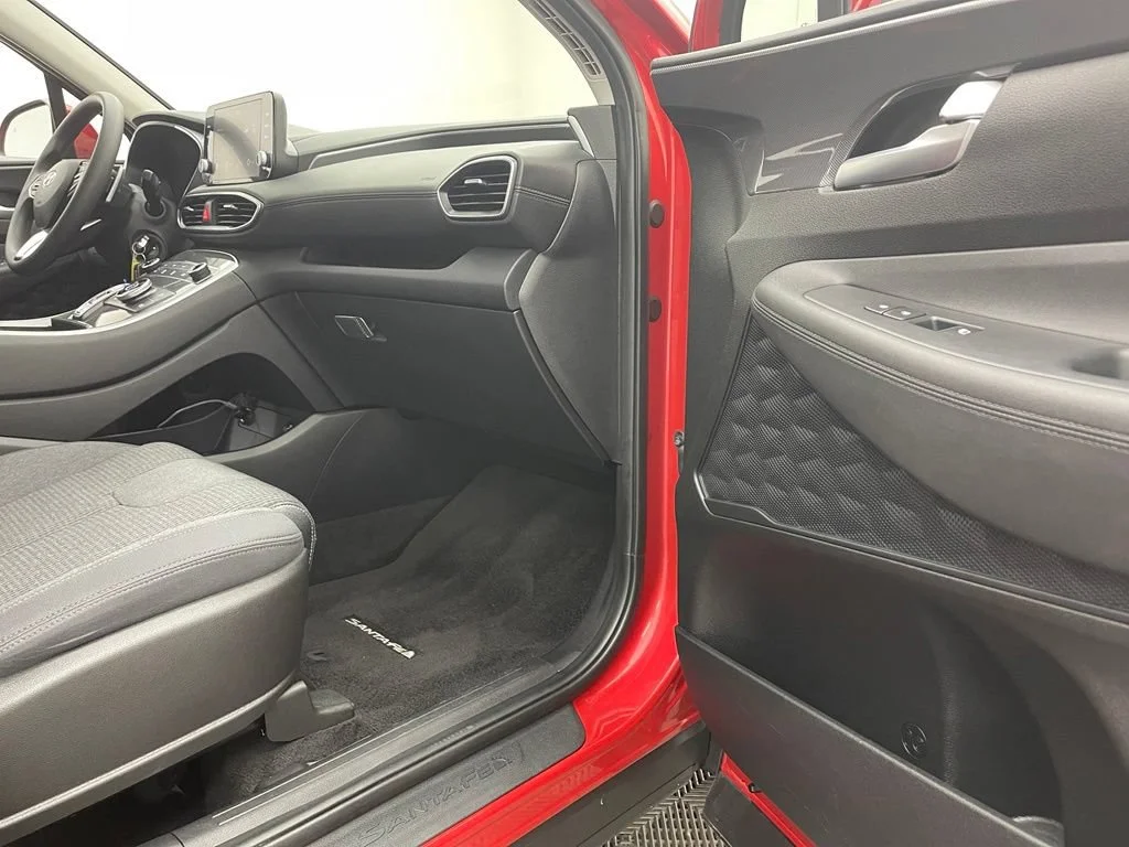 Used 2023 Red Hyundai SE image 27