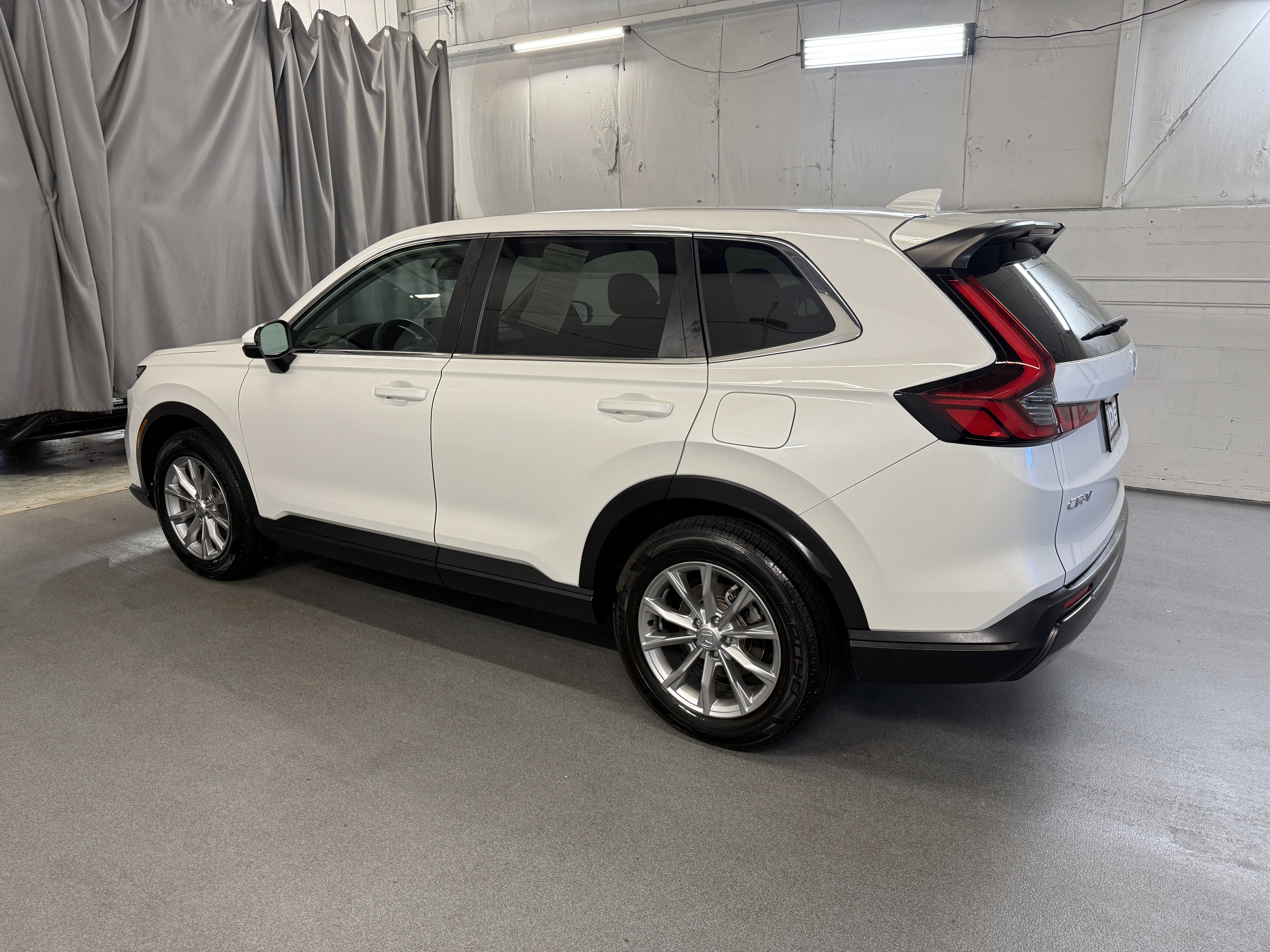 Certified Used 2025 Platinum White Pearl Honda EX image 31