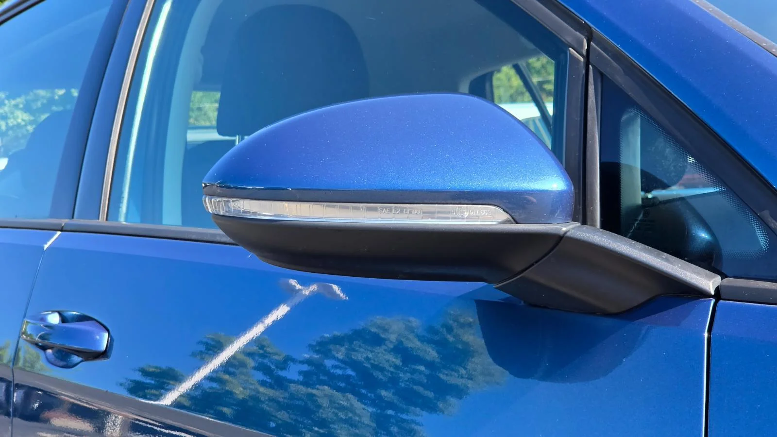 Used 2019 Silk Blue Metallic Volkswagen S image 13