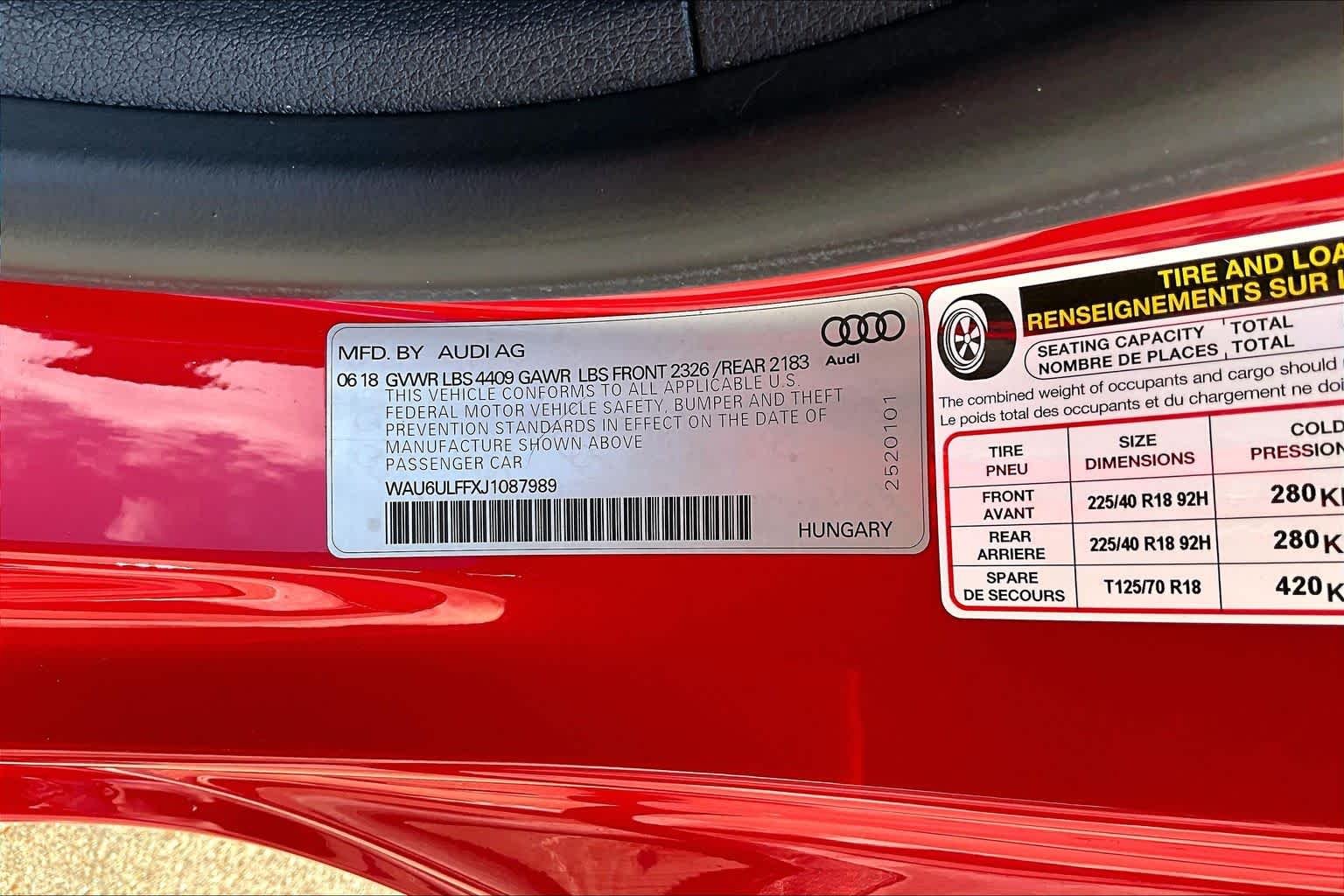 Used 2018 Tango Red Metallic/Black Roof Audi Premium image 32