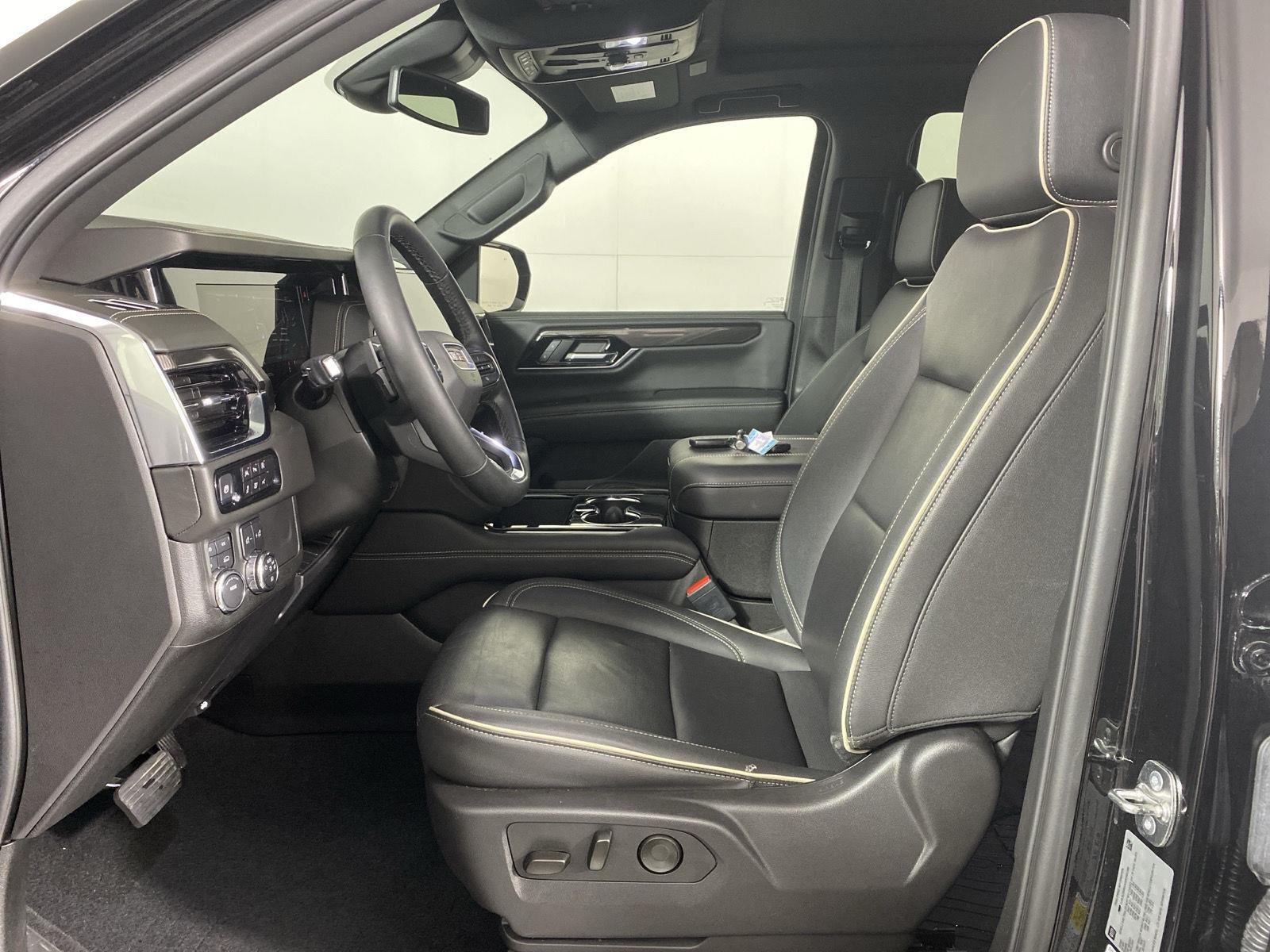 Used 2025 Onyx Black GMC Elevation image 10