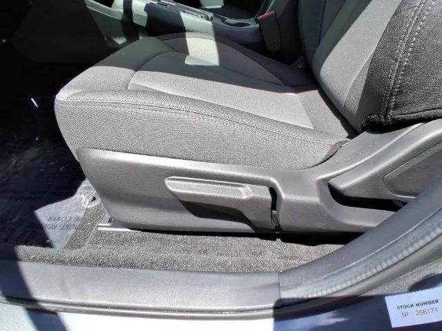 New 2026 MAGNETITE GRAY PEARL Subaru Base image 12