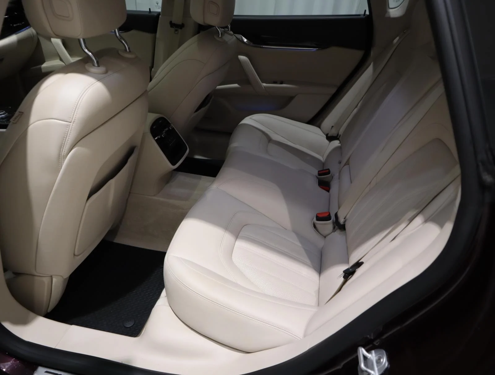Used 2017 Red Maserati S Q4 GranLusso 3.0L image 19