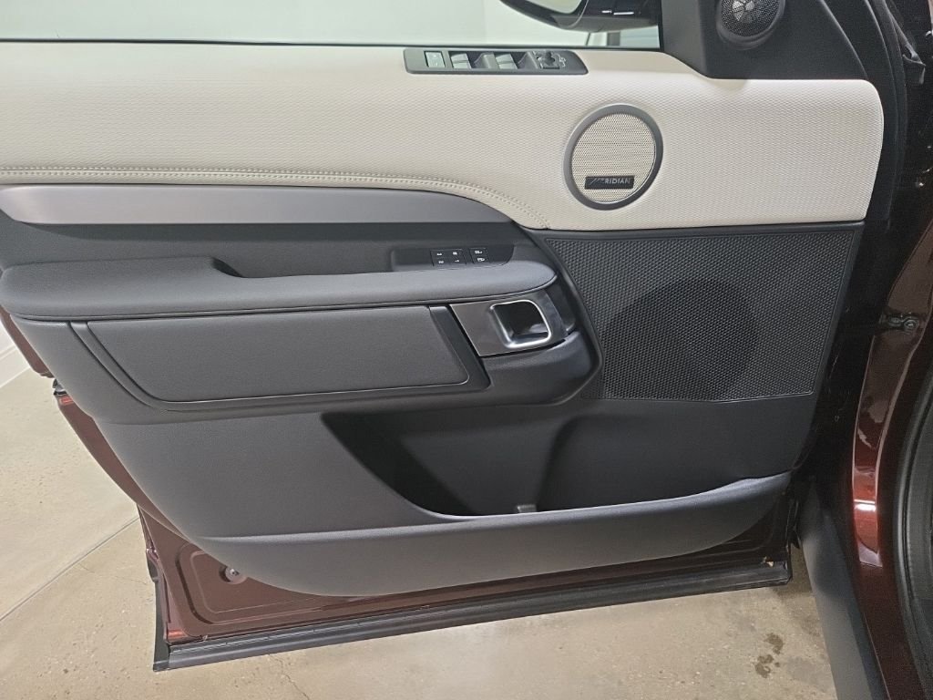 New 2026 Sedona Red Land Rover Gemini Edition image 22