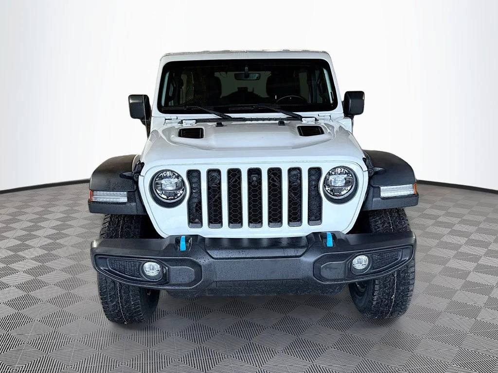 Used 2022 White Jeep Unlimited Rubicon 4xe image 2