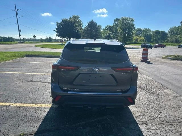 2024 Toyota Highlander XLE - Photo 8