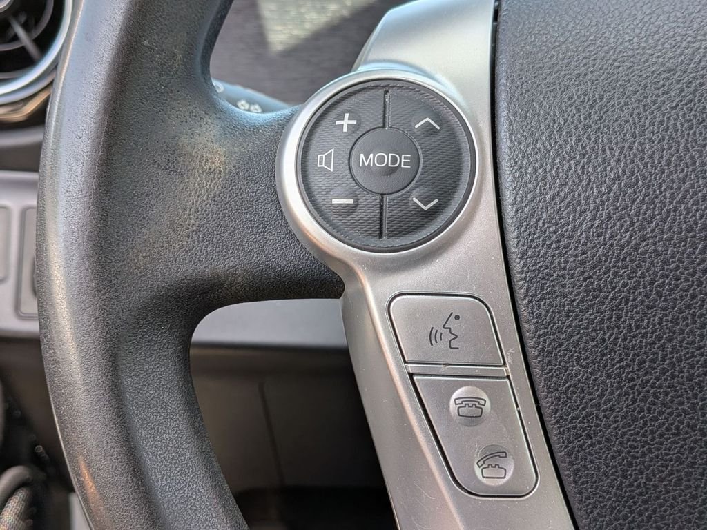 2016 Toyota Prius c Four - Photo 20