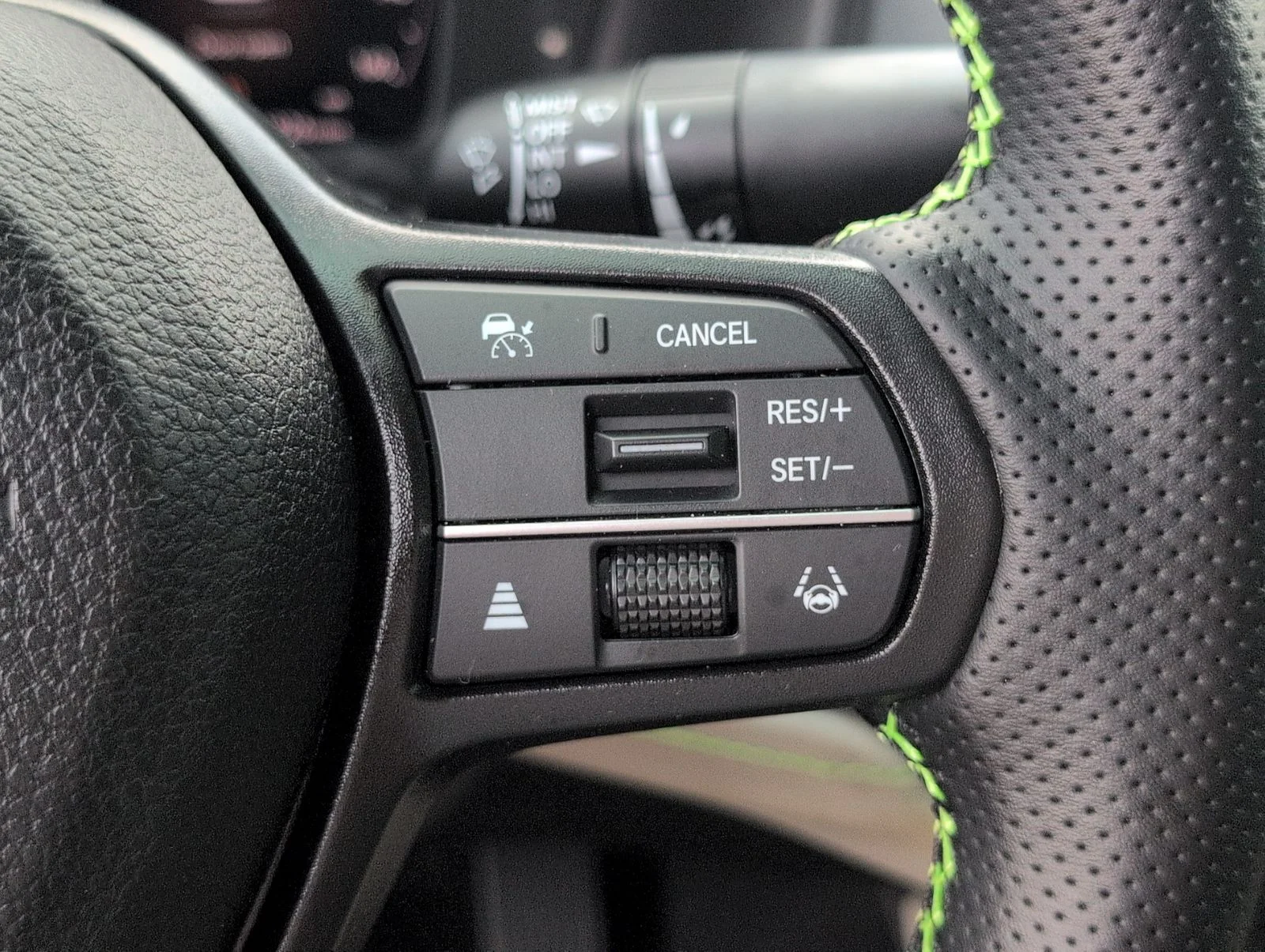 Used 2023  Honda LX image 26