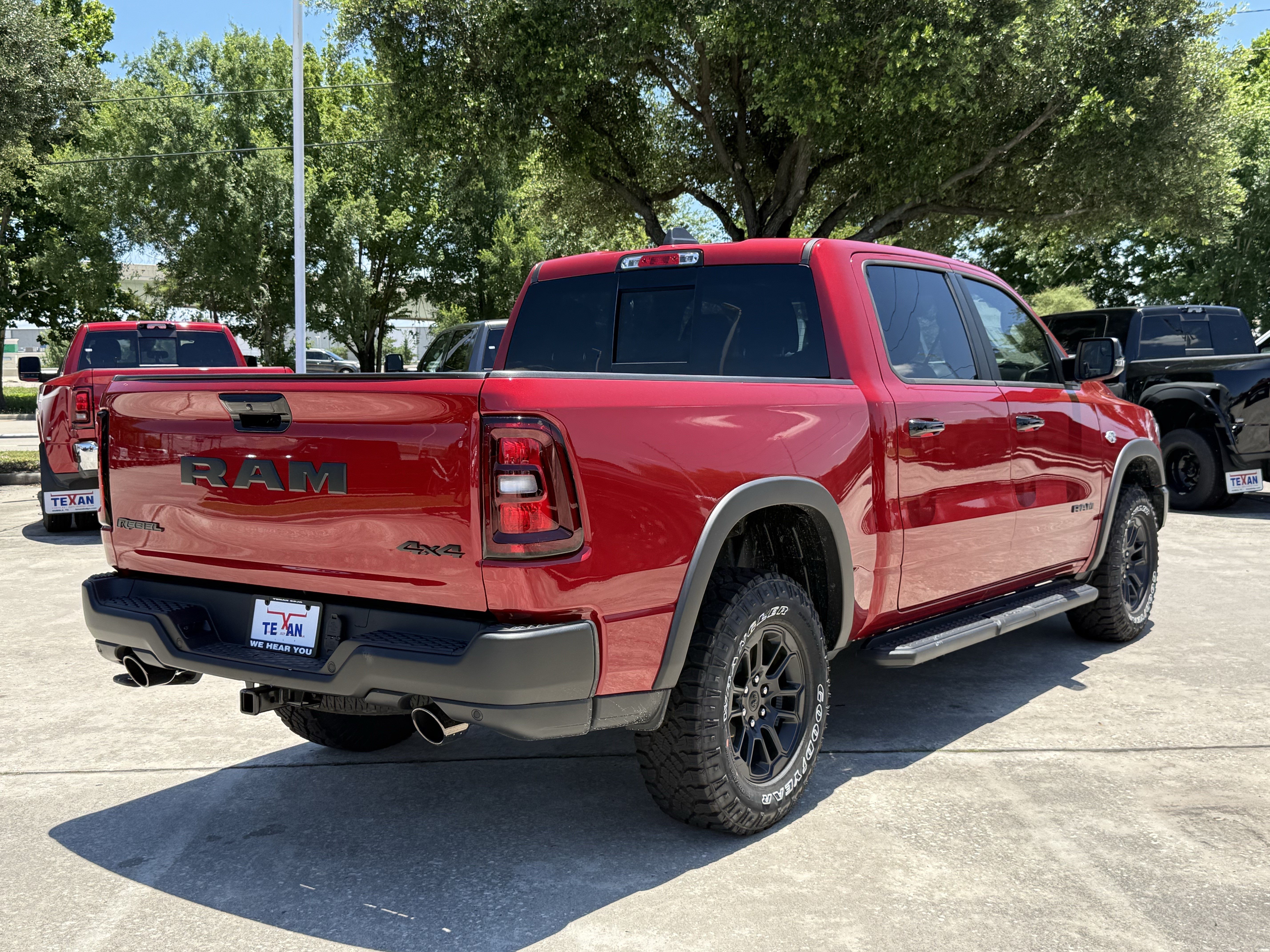 New 2026 Molten Red Pearl-Coat Exterior Paint RAM Rebel image 4