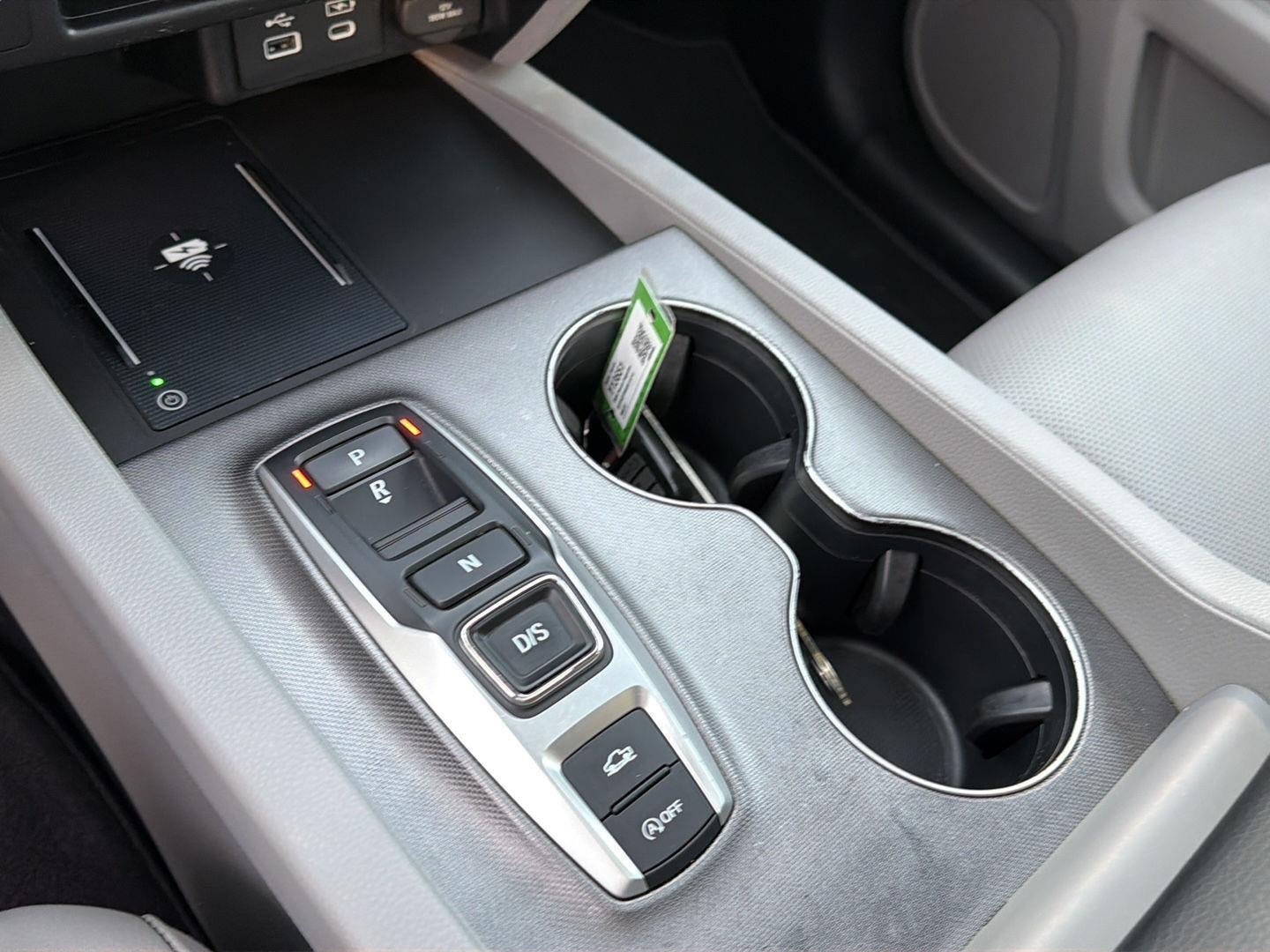 Used 2024 Platinum White Pearl Honda RTL image 28
