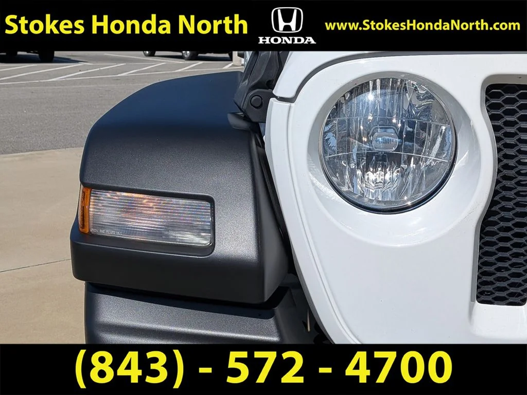 Used 2020 White Jeep Sport S image 10
