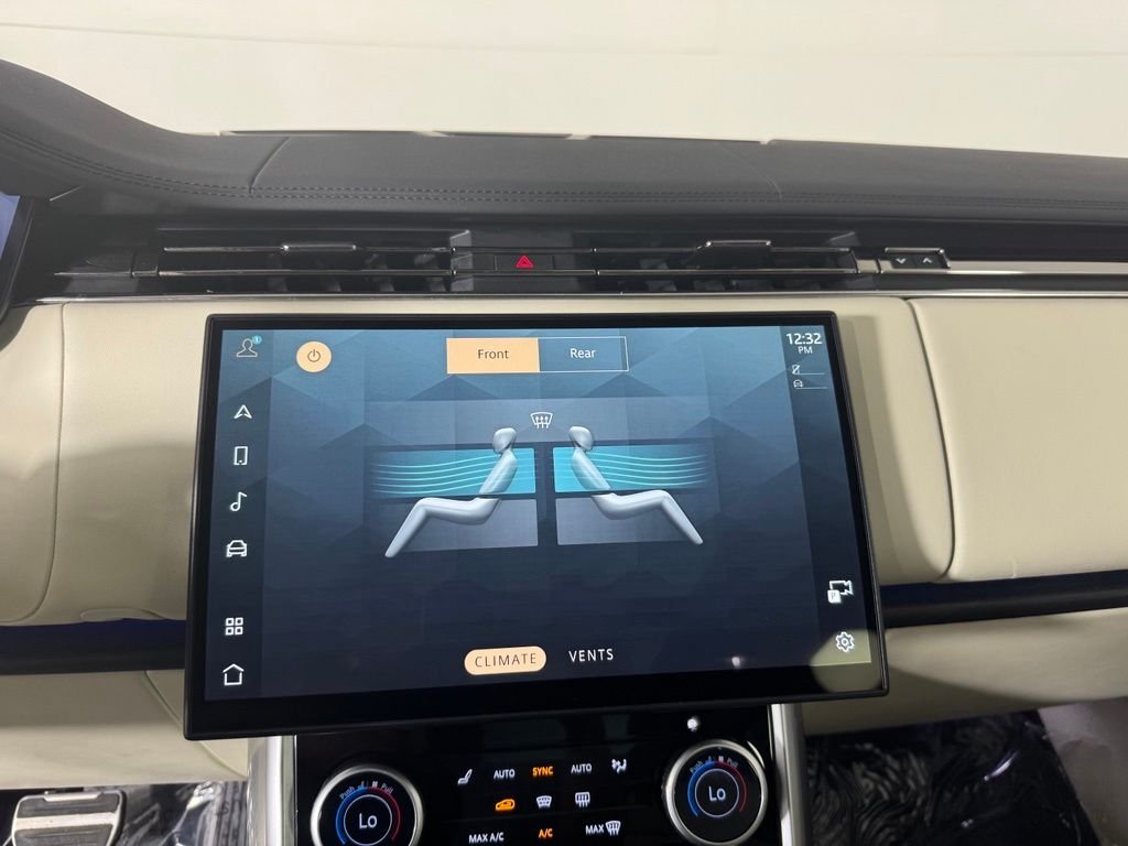 Certified Used 2023 Ostuni White Pearl Land Rover SE image 28