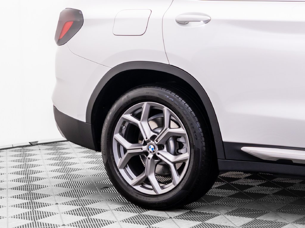 Used 2024 Alpine White BMW xDrive30i image 34