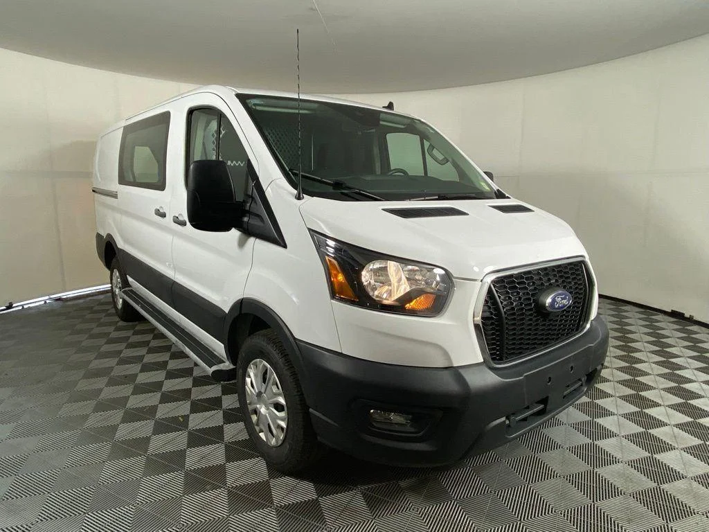 Used 2024 Oxford White Ford Base image 12