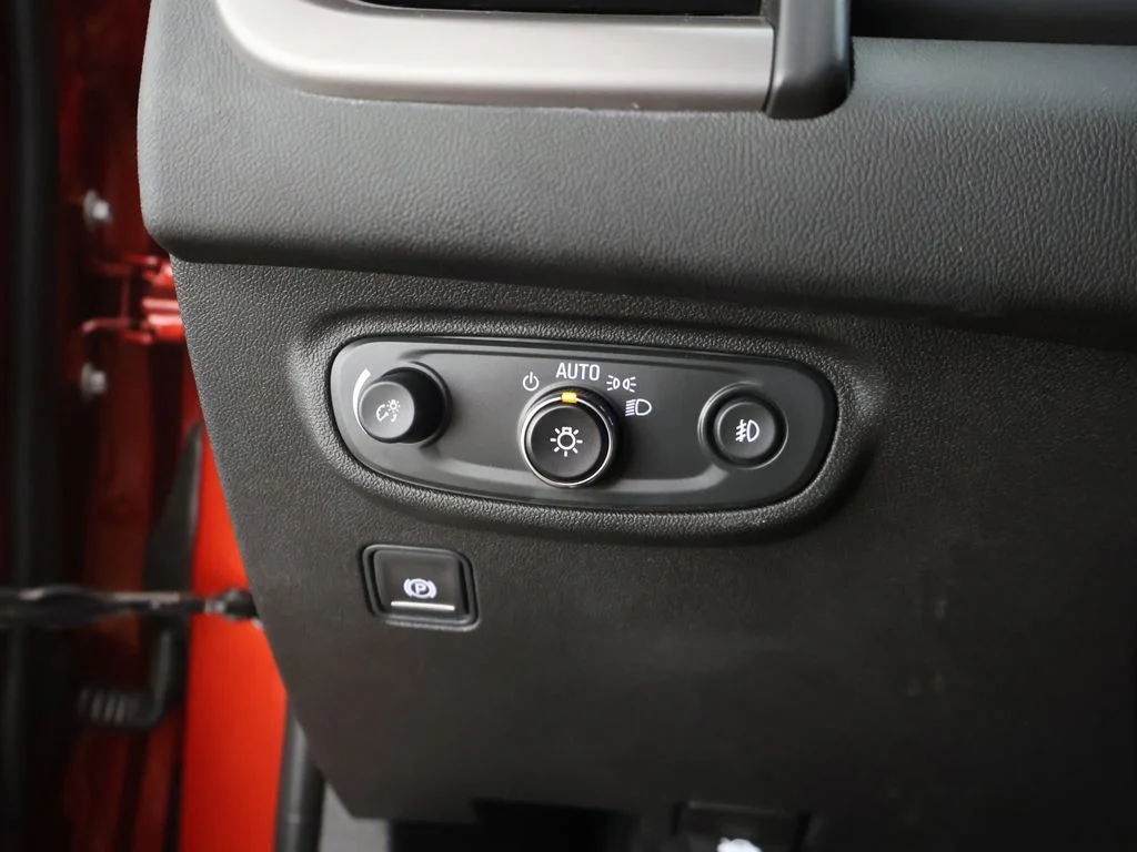 Used 2023 Volcanic Red GMC AT4 image 39