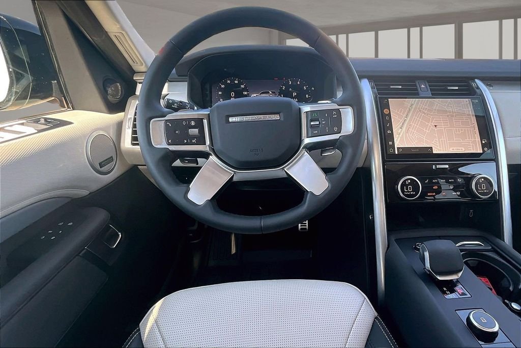 Used 2026 Gray Land Rover Dynamic SE image 5
