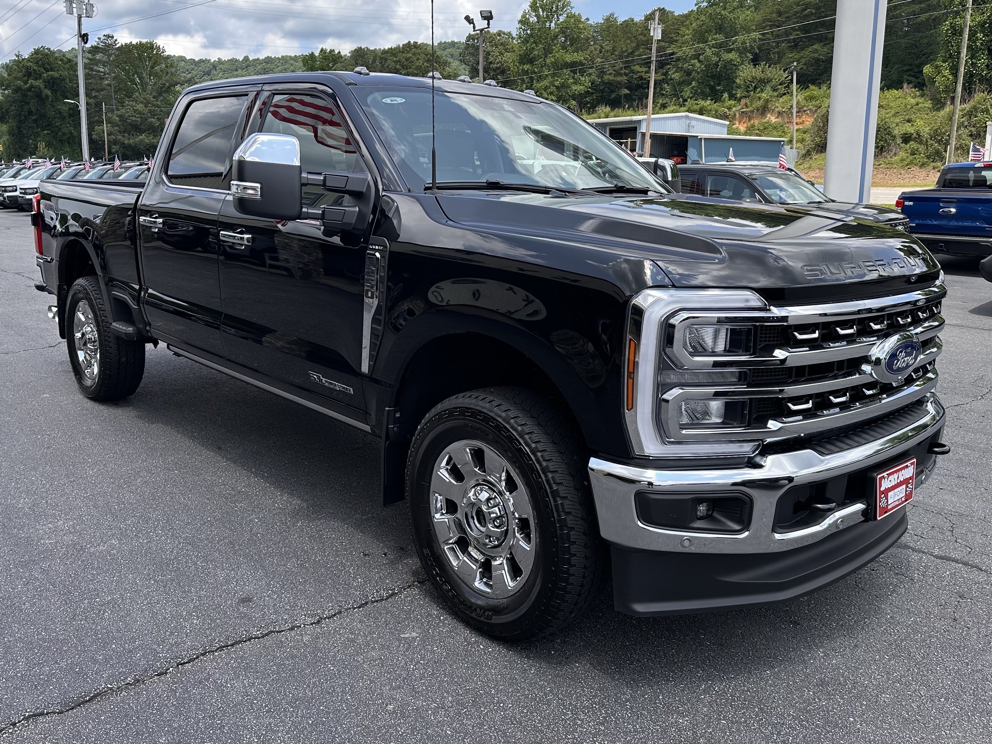 Used 2026 Agate Black Metallic Ford LARIAT image 4