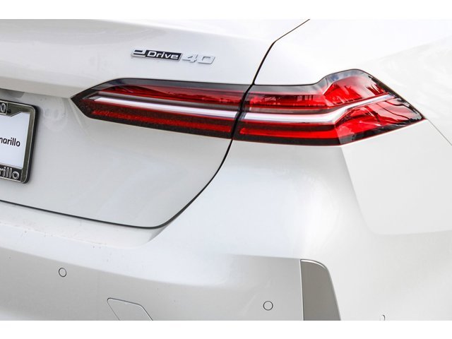 New 2026 Mineral White Metallic BMW eDrive40 image 7