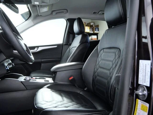 Used 2023 Red Ford Platinum image 16