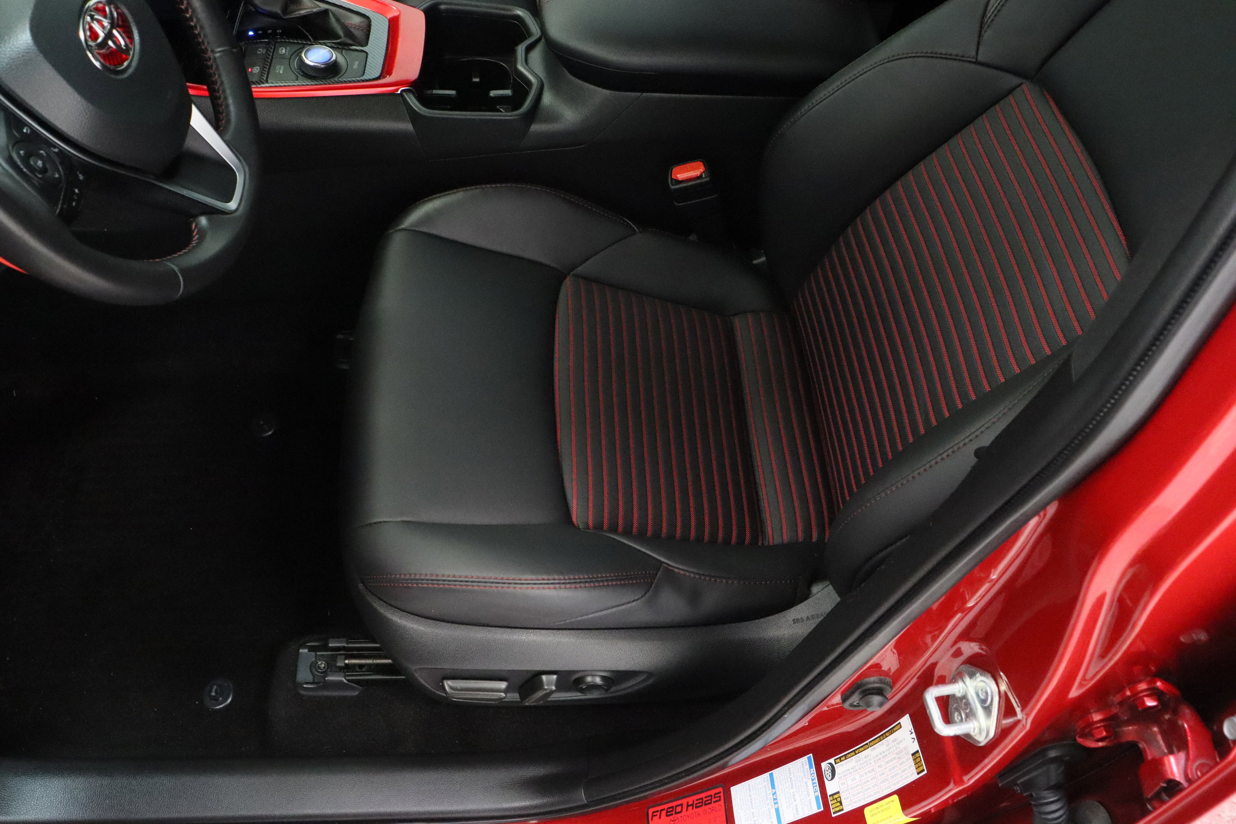 Certified Used 2022 Supersonic Red/Midnight Black Metallic Toyota XSE 2.5L/Electric image 15