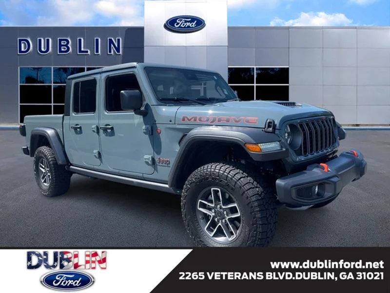 Used 2024 Anvil Clearcoat Jeep Mojave image 1