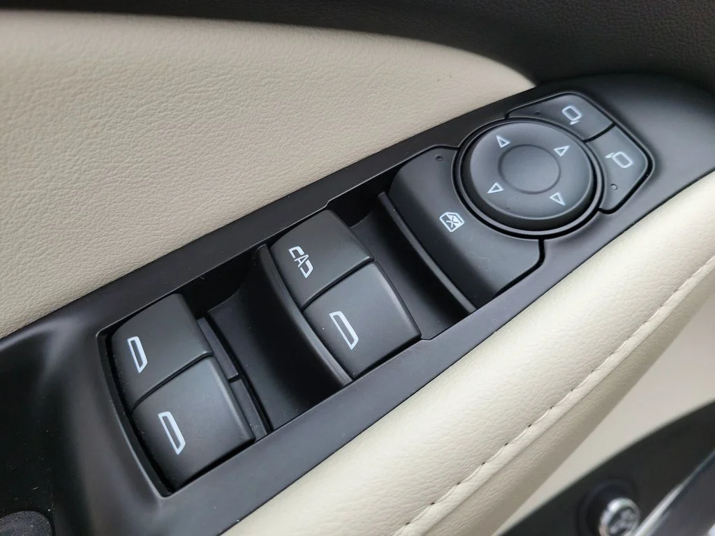 Used 2023 Gray Buick Essence image 18
