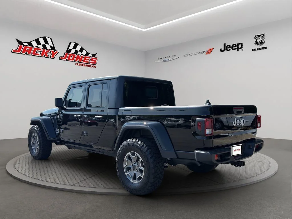 Used 2021 Black Jeep Overland image 8