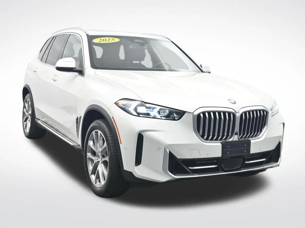 Certified Used 2025 White Metallic BMW xDrive40i image 3