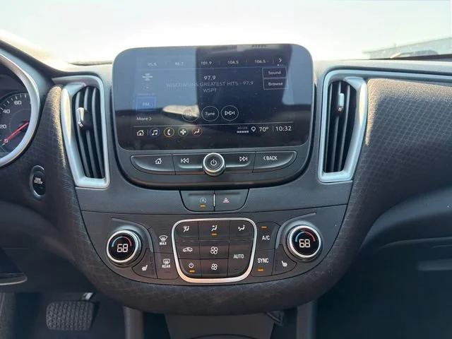 Used 2025 Summit White Chevrolet 1LT image 20