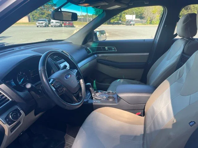 Used 2017 White Ford XLT image 10