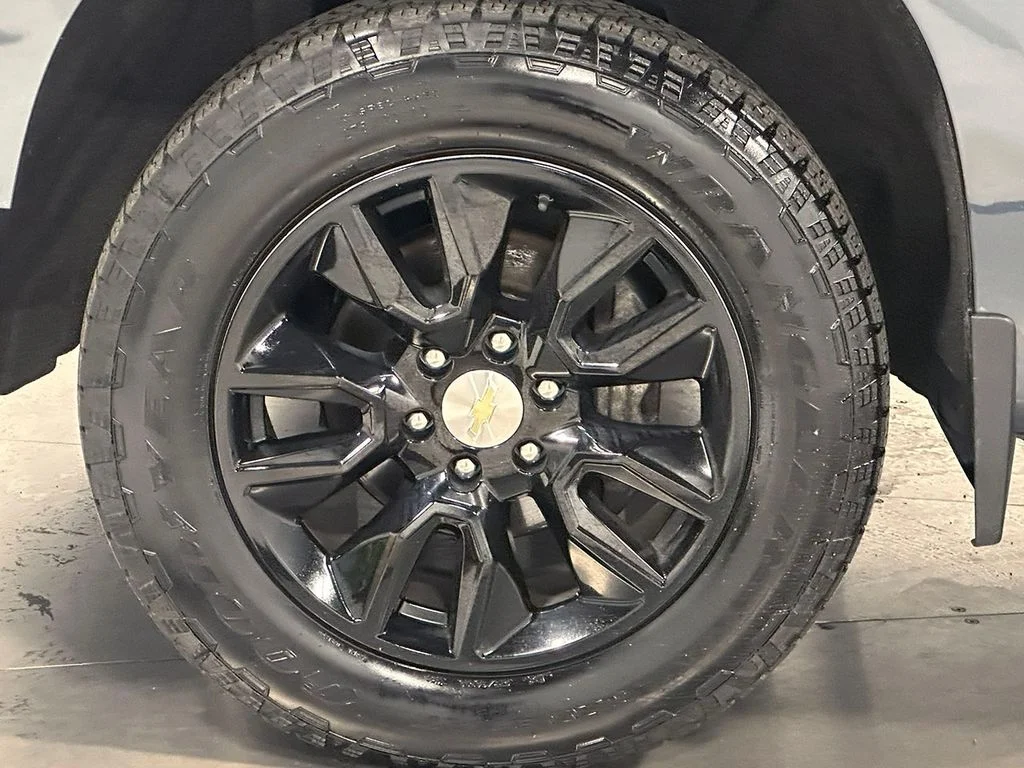 Used 2020 Gray Chevrolet Custom image 15