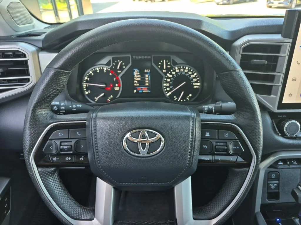 Used 2023 Green Toyota Limited image 18