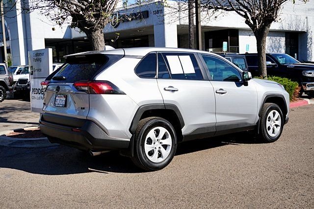 Used 2025 Silver Toyota LE image 7