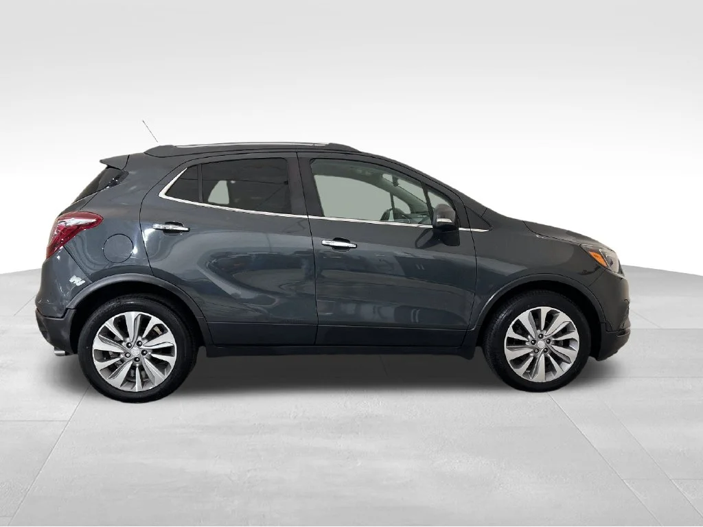 Used 2018 Gray Buick Preferred image 7