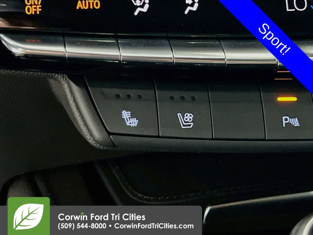 Used 2025  Cadillac Sport image 24