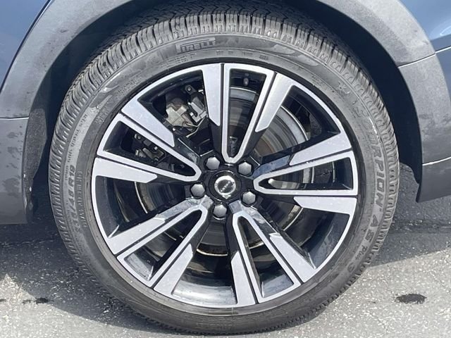 Certified Used 2024 Blue Volvo Ultimate image 10