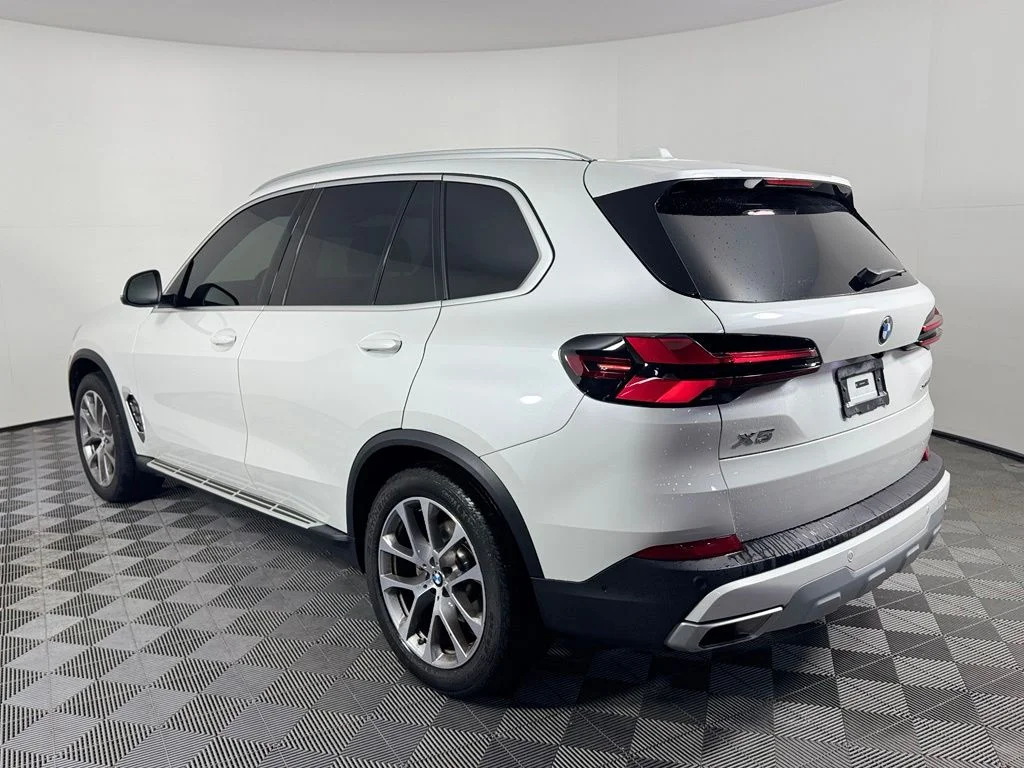 Certified Used 2025 Mineral White Metallic BMW xDrive40i image 7