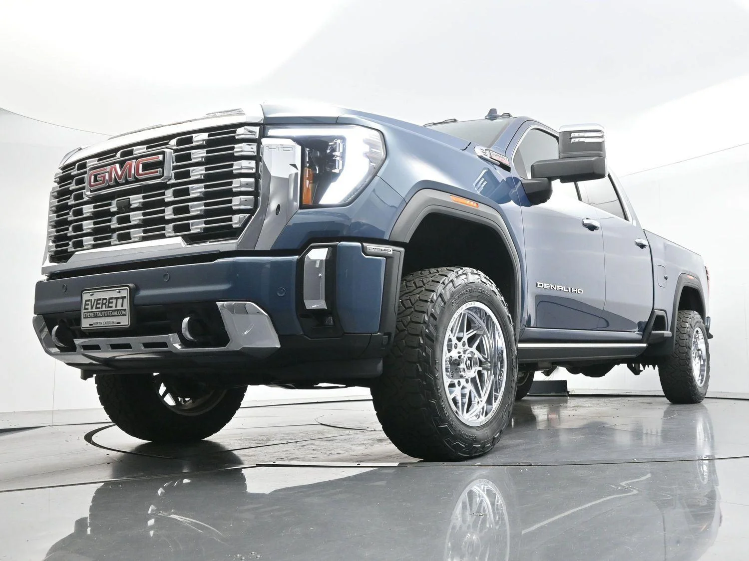 Used 2024 Downpour Metallic GMC Denali image 41