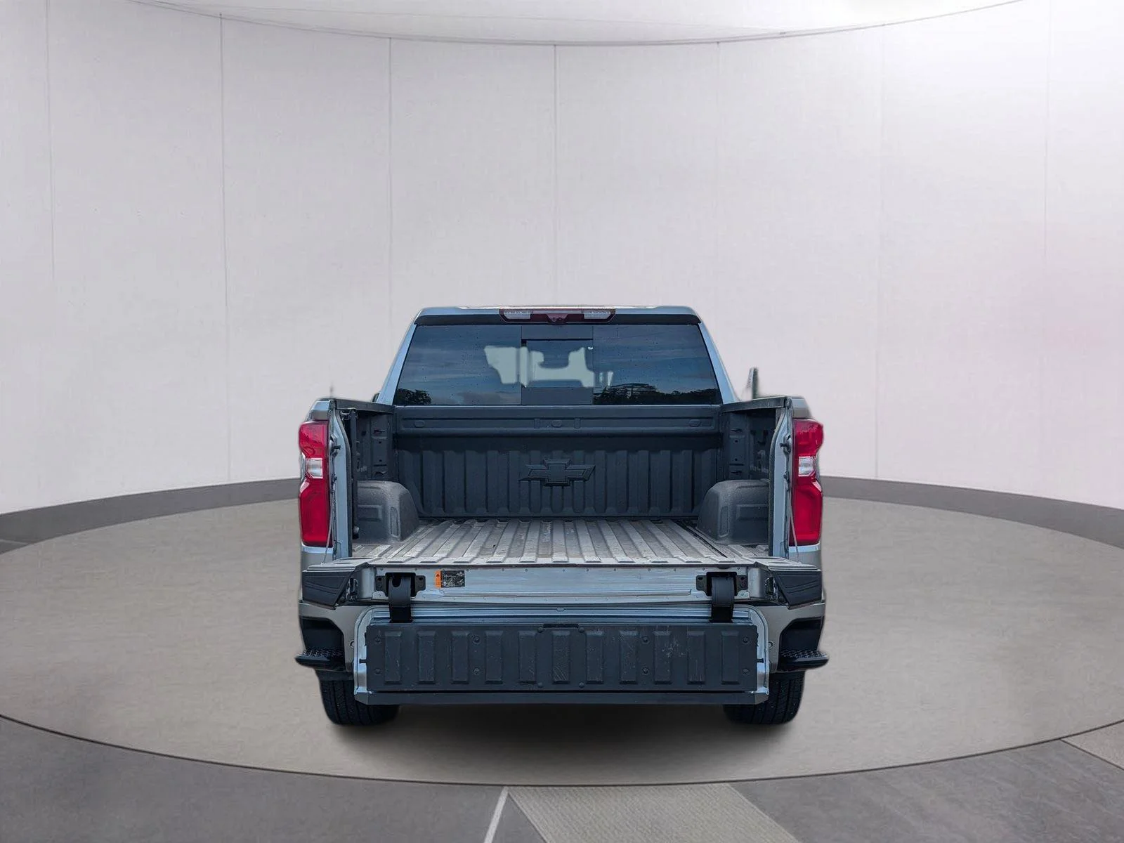 Used 2025 Sterling Gray Metallic Chevrolet High Country image 5