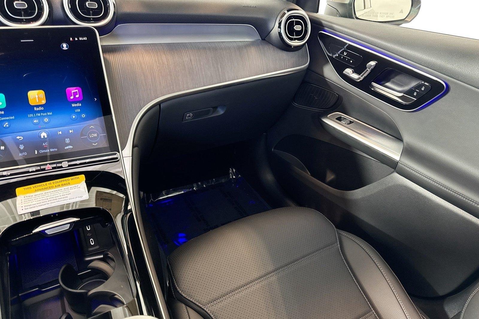 New 2026 Manufaktur Alpine Grey Mercedes-Benz GLC 300 image 21