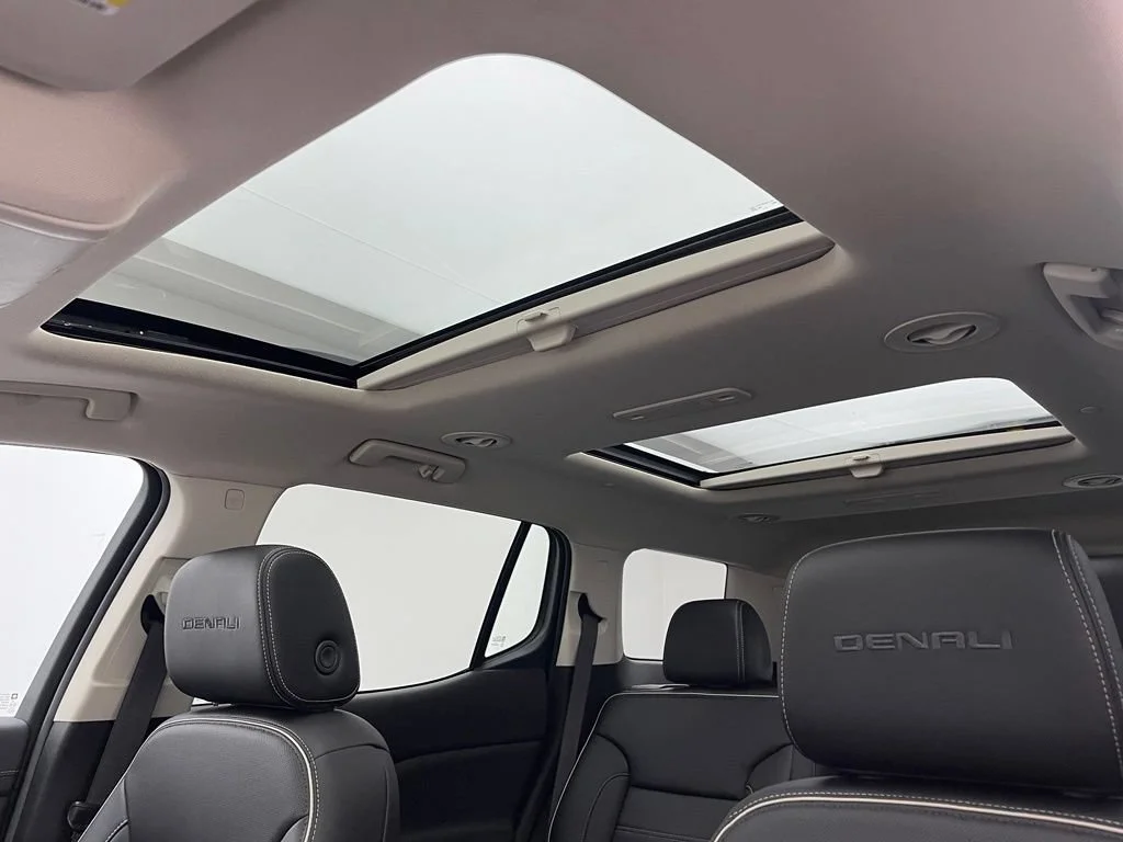 Used 2021 CAYENNE RED TINTCOAT GMC Denali image 5