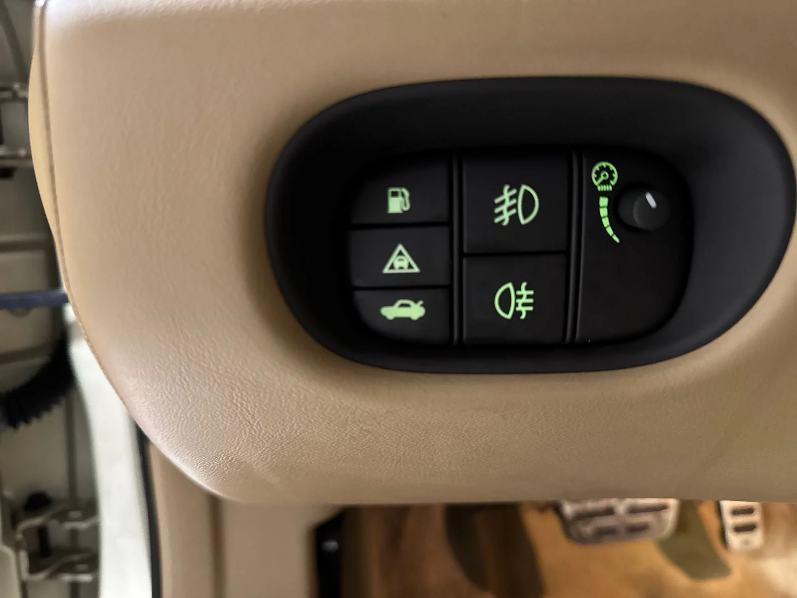 Used 2008 Winter Gold Jaguar XKR Base image 19