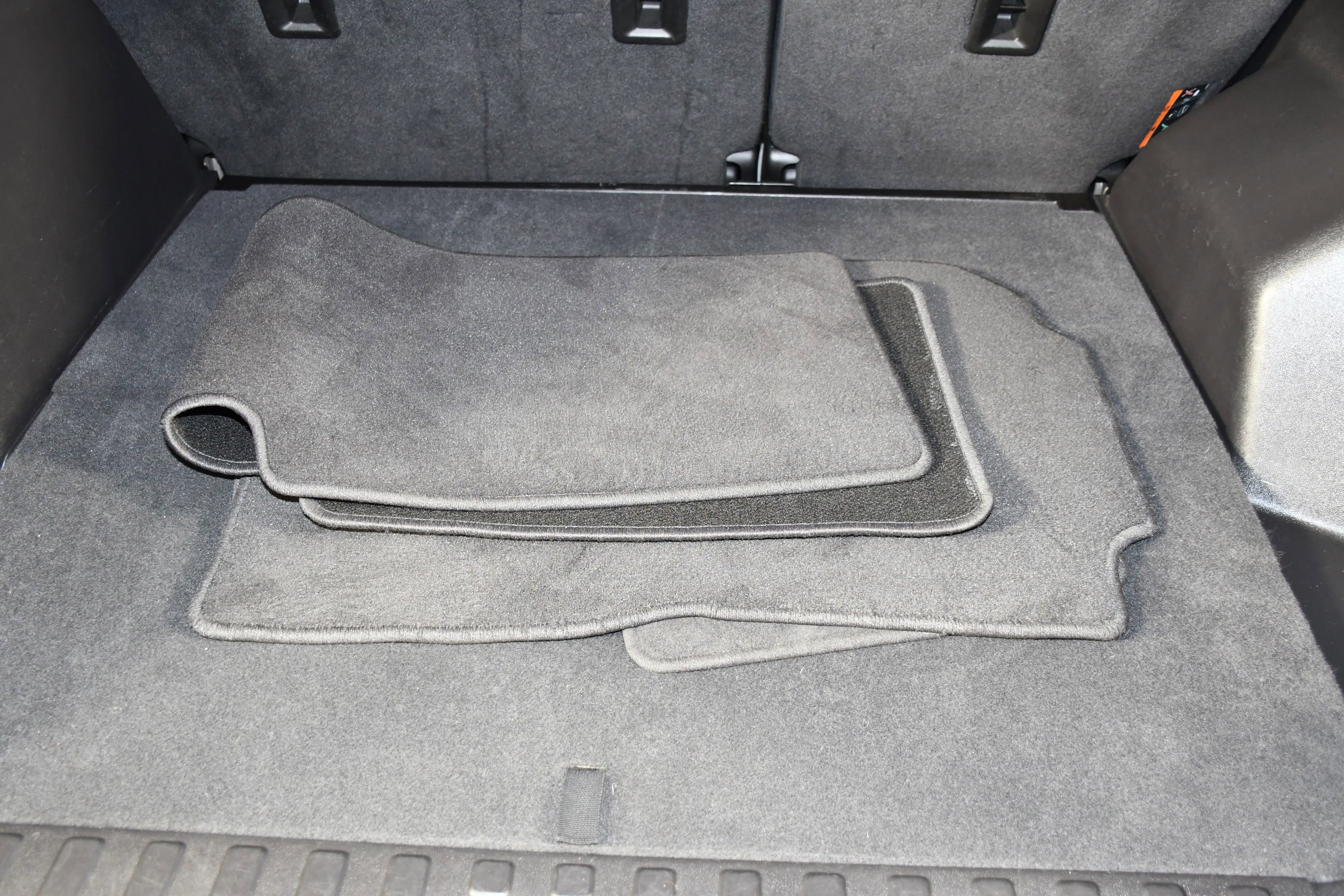 Used 2024 Sterling Metallic GMC SLT image 52