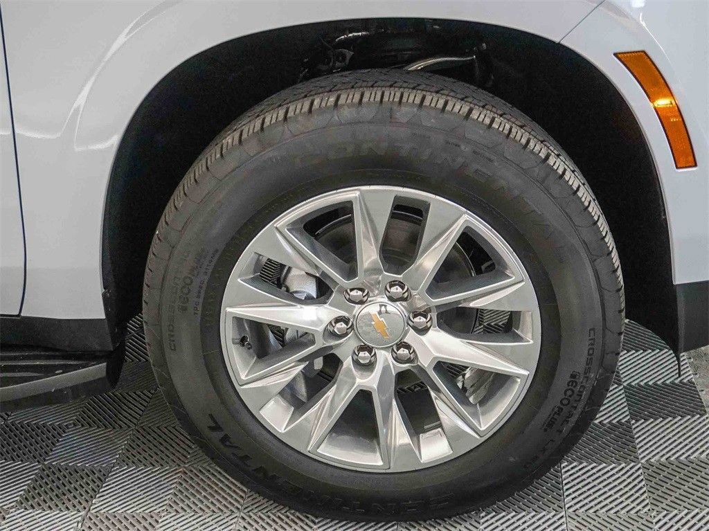 2026 Chevrolet Suburban Premier - Photo 11