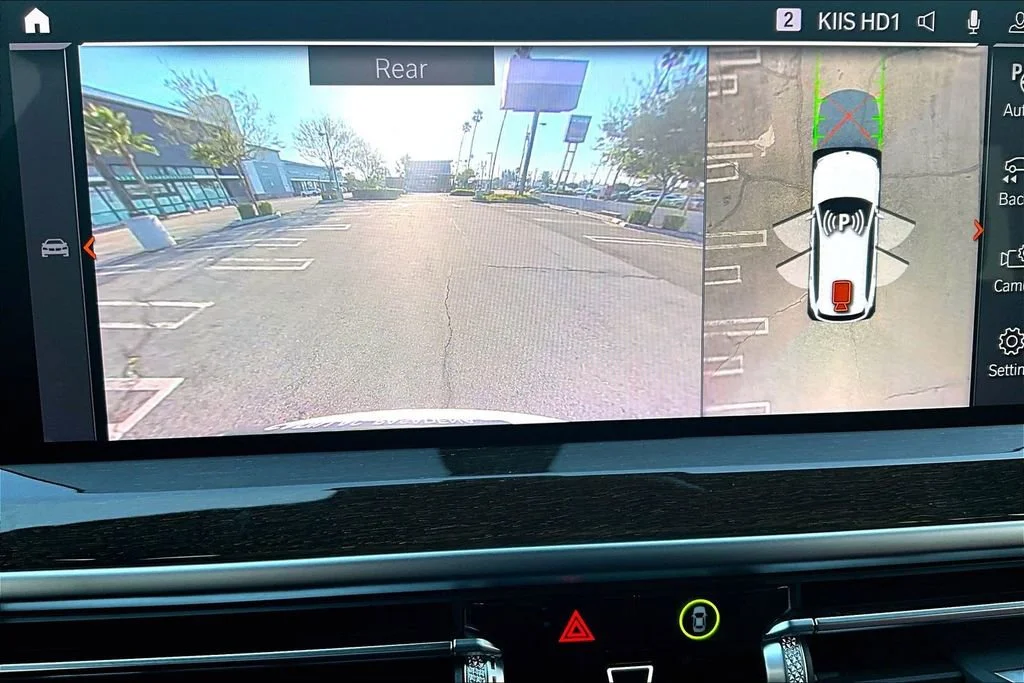 Used 2023 White BMW sDrive30i image 27