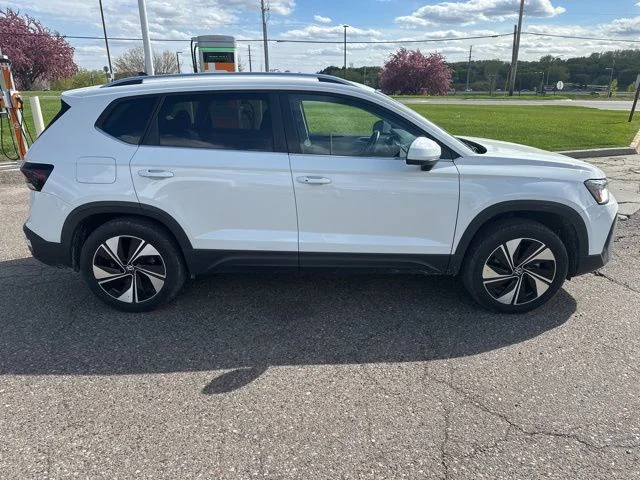 Certified 2025 Volkswagen Taos SE with VIN 3VVUC7B29SM043852 for sale in Inver Grove Heights, Minnesota
