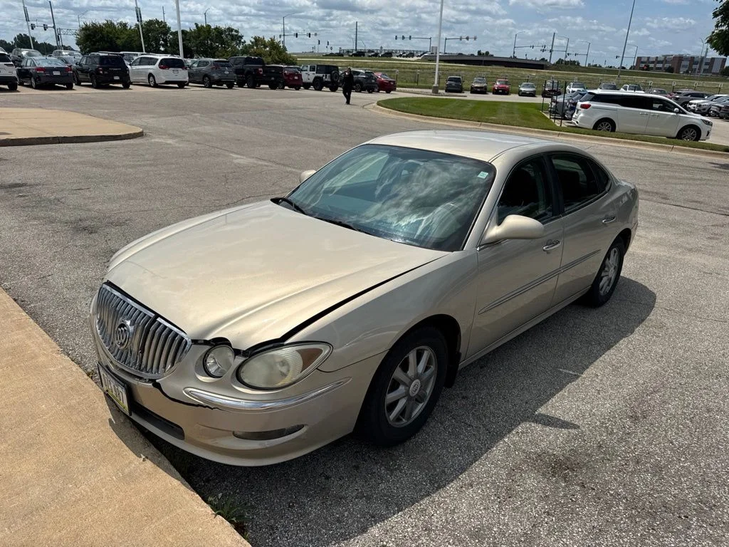 Used 2009 Gold Buick CXL image 2