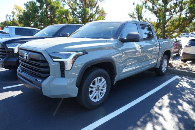 Certified Used 2025  Toyota SR5 image 8