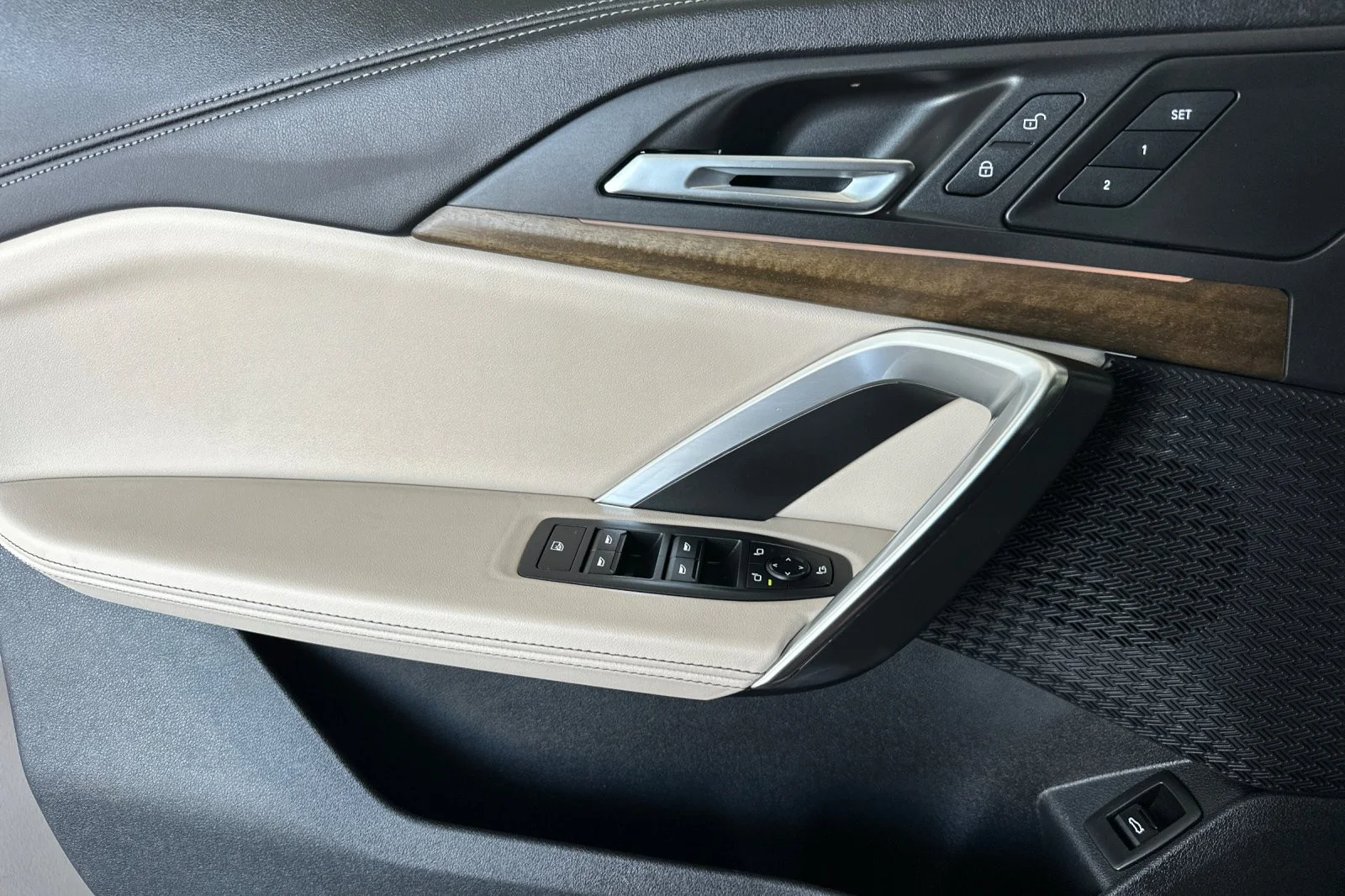 2025 BMW X1 28i - Photo 10